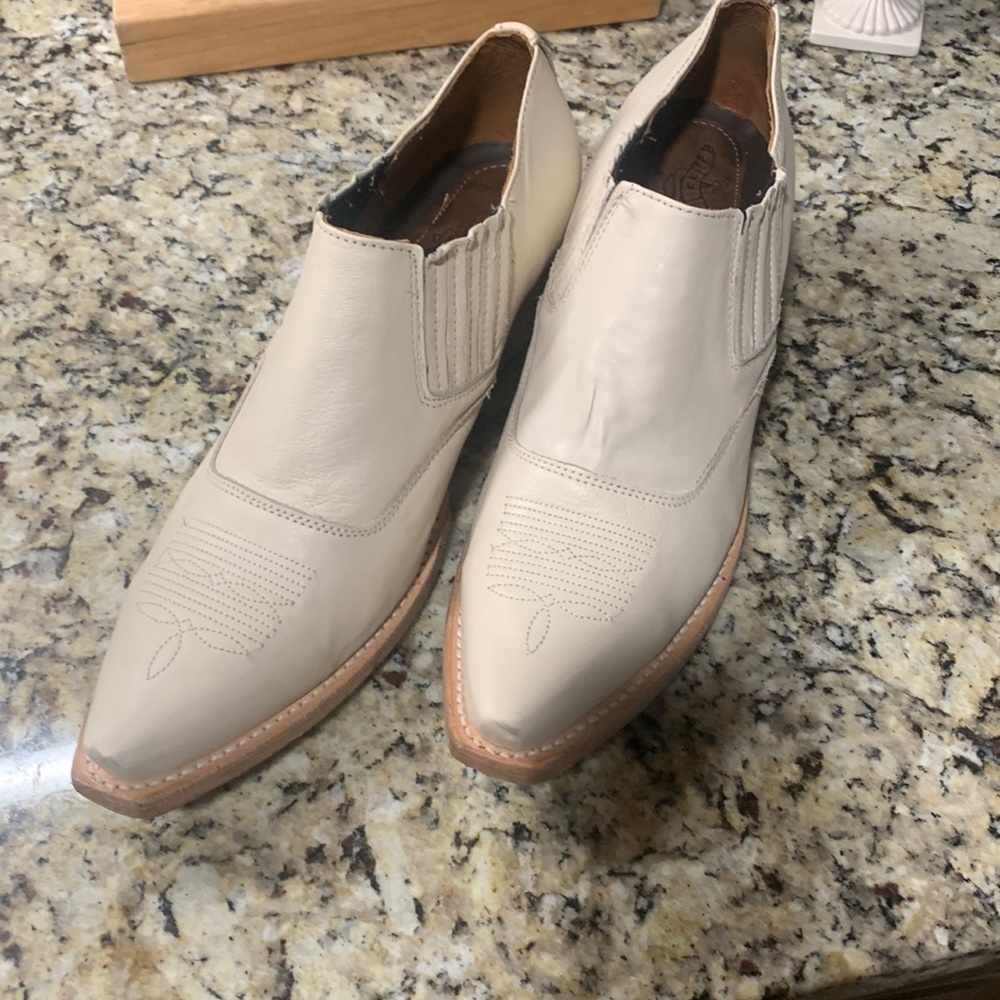 EUC Freebird leather booties